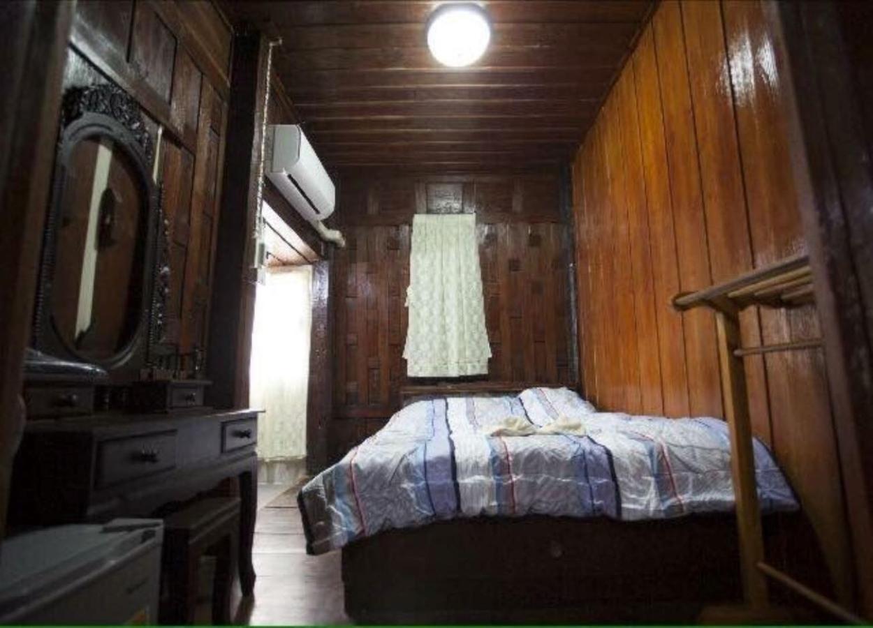 Solarcell Walking Street Homestay - โซล่าเซลล์ถนนคนเดินโฮมสเตย์ Ban Nong Nam Khan Eksteriør bilde