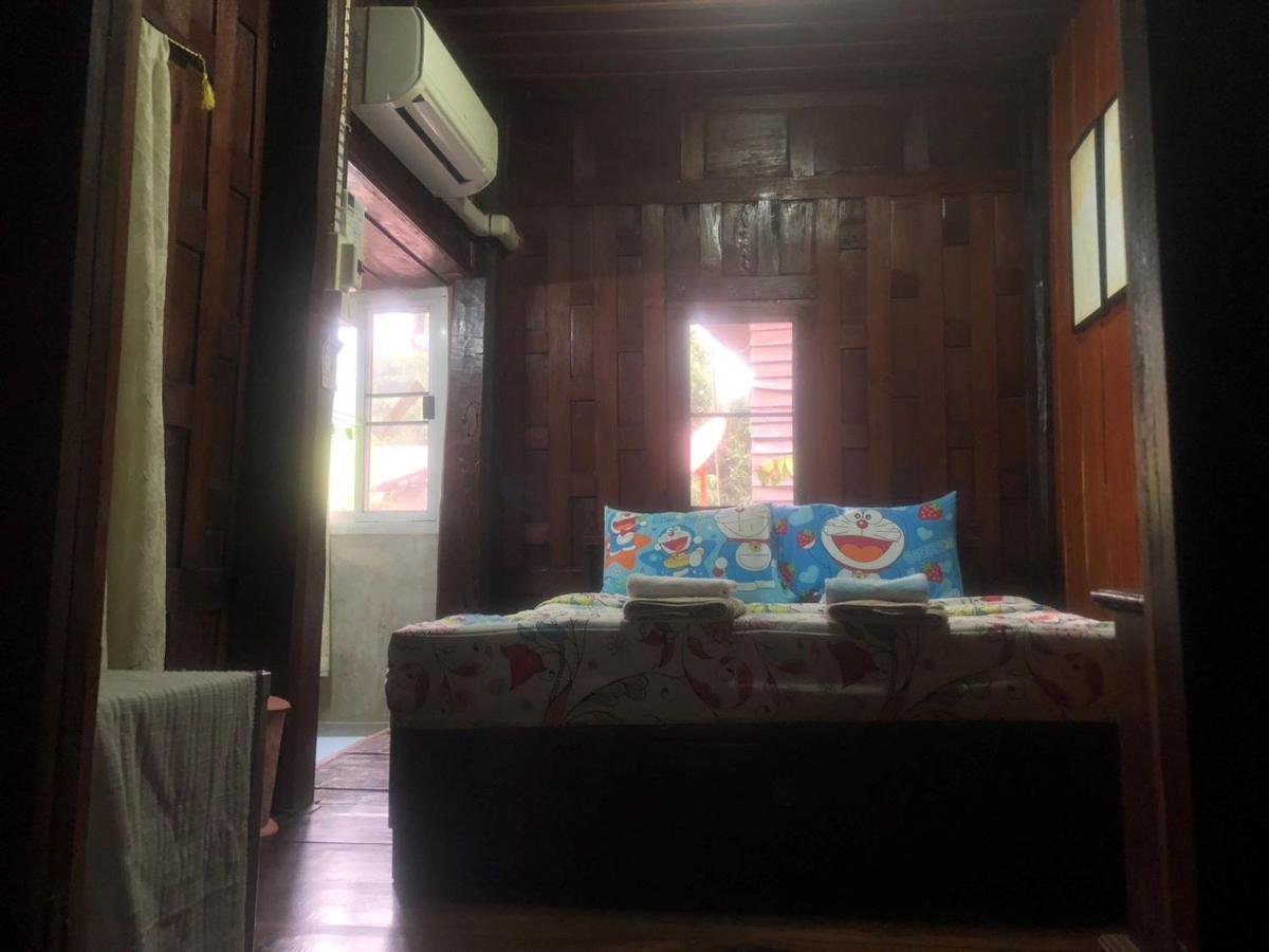 Solarcell Walking Street Homestay - โซล่าเซลล์ถนนคนเดินโฮมสเตย์ Ban Nong Nam Khan Eksteriør bilde